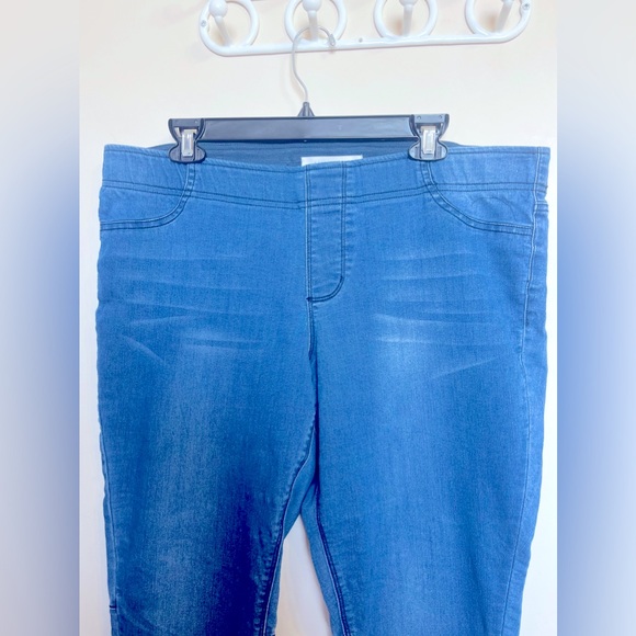 Kenneth Cole, women's pull on, denim Jean , high waist, stretch - Picture 5 of 8